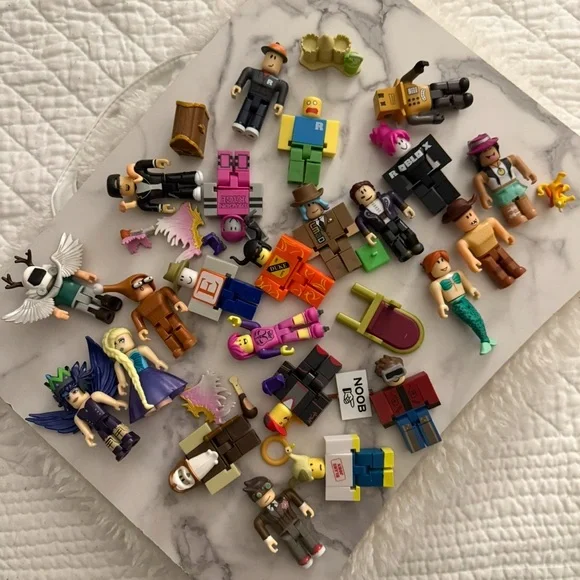 Roblox Colorful Building Block Figures Set - Picture 1 of 1